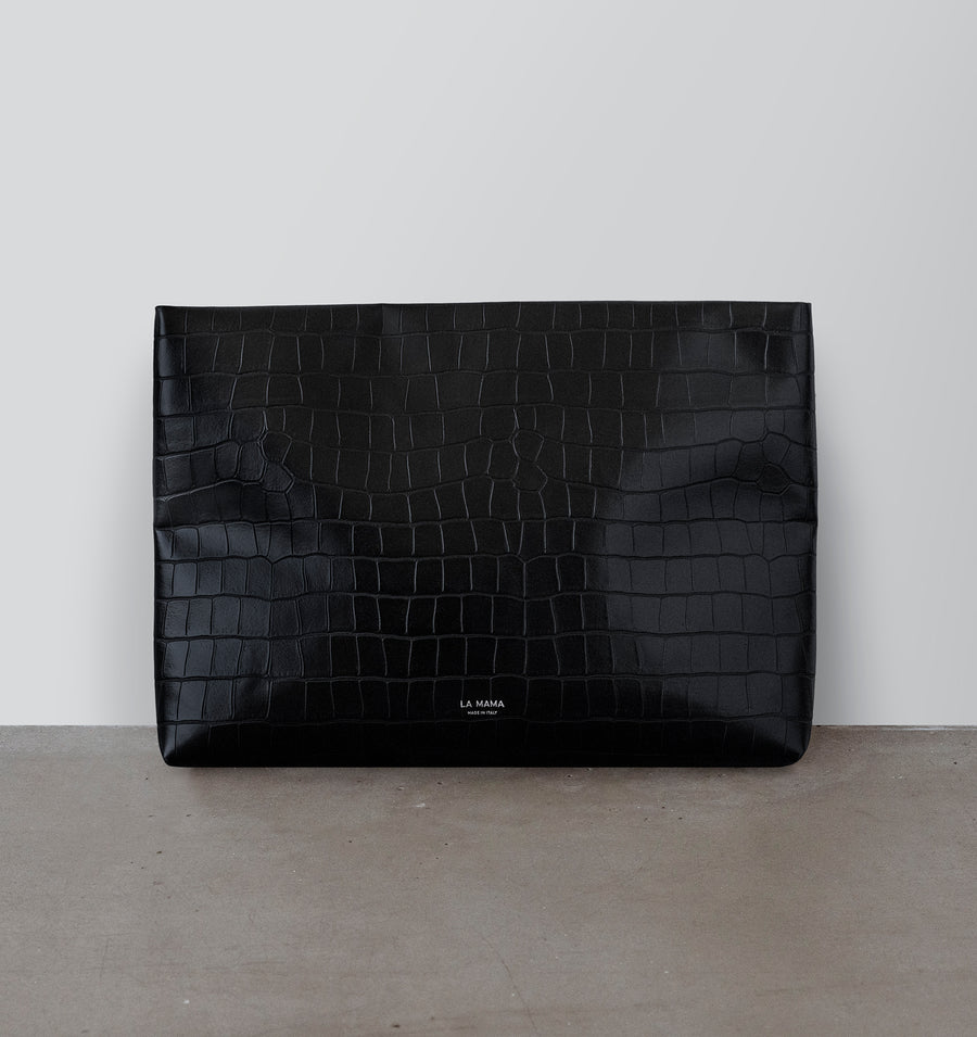Front view of the LA MAMA Large Pouch in Black Matte Croco, crafted from croc-embossed vegan leather.